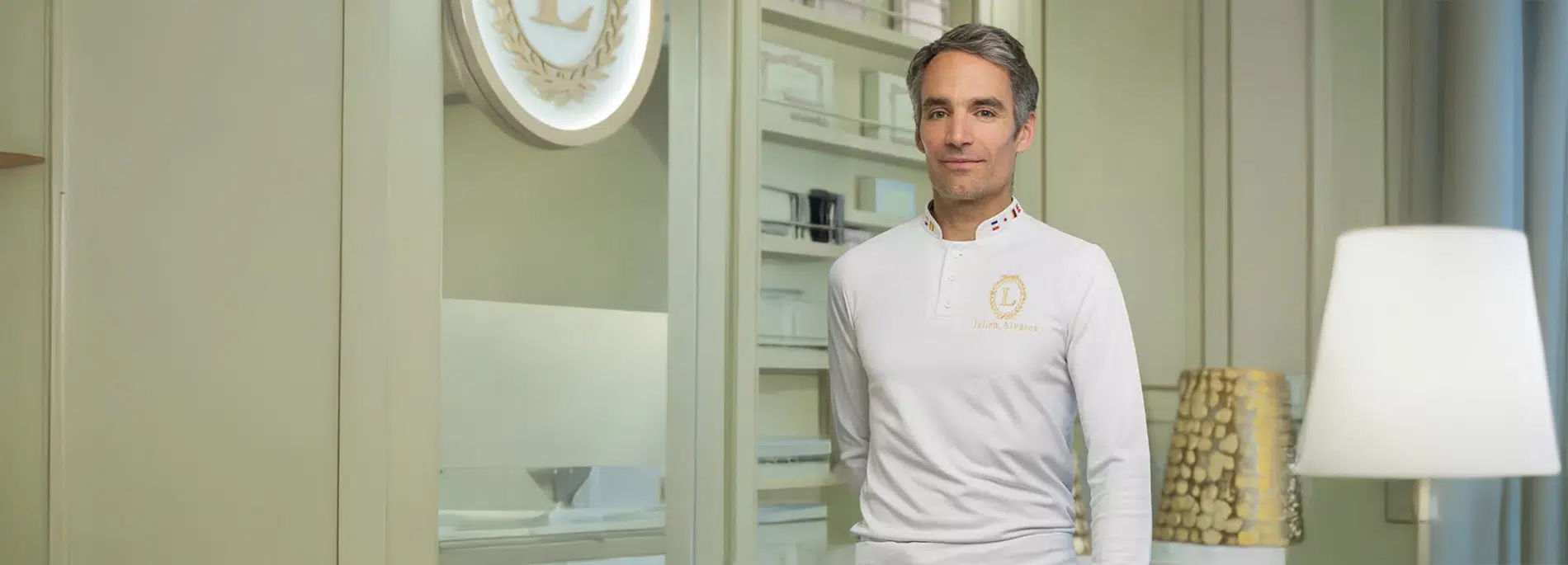 ג׳וליאן אלברז בסדנא בדנון